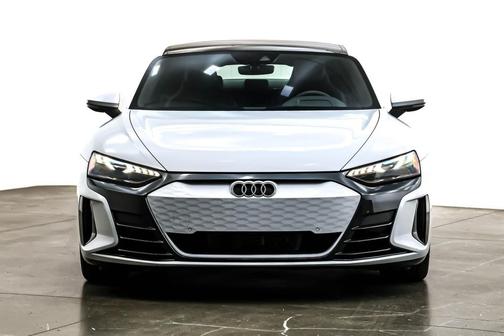 2024 Audi e-tron GT Premium Plus quattro