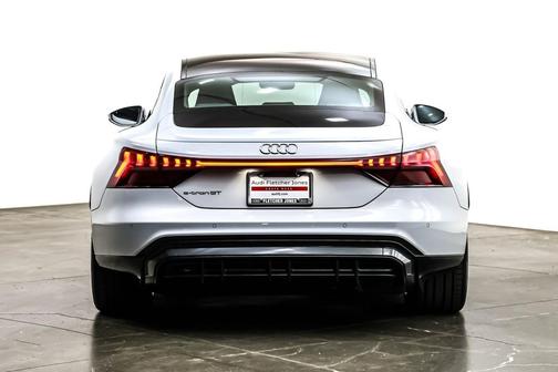 2024 Audi e-tron GT Premium Plus quattro