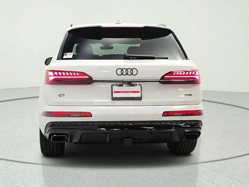 Glacier White Metallic 2026 Audi Q7 55 Premium Plus