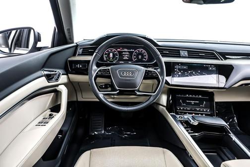 2024 Audi Q8 e-tron Premium Plus