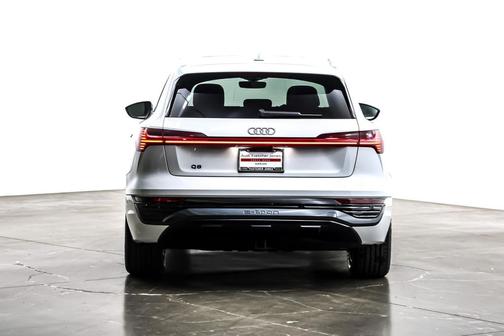 2024 Audi Q8 e-tron Premium Plus