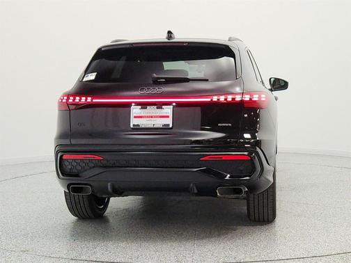 Mythos Black Metallic 2026 Audi Q5 Premium Plus TFSI quattro S tronic