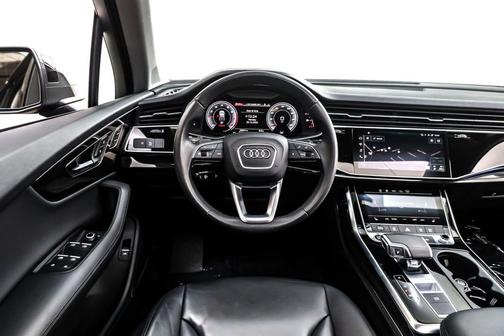 2023 Audi Q7 55 Premium Plus