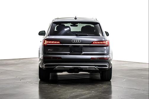 2023 Audi Q7 55 Premium Plus