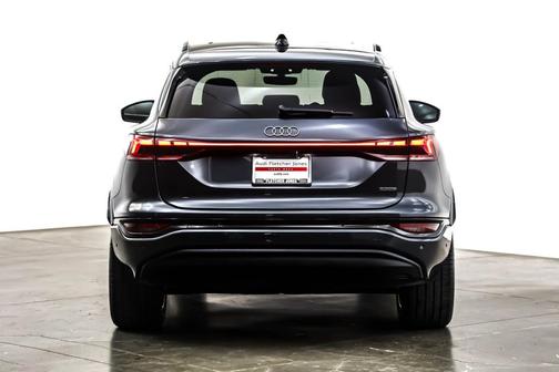 2025 Audi Q6 e-tron Premium quattro