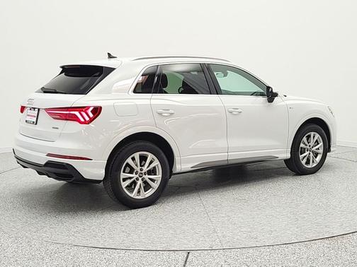 Glacier White Metallic 2022 Audi Q3 45 S line Premium Plus