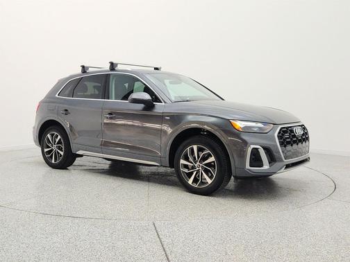 Daytona Gray Pearl Effect 2023 Audi Q5 45 S line Premium Plus