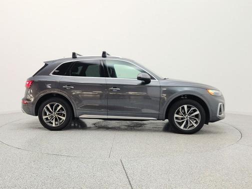 Daytona Gray Pearl Effect 2023 Audi Q5 45 S line Premium Plus