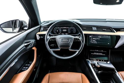 2024 Audi Q8 e-tron Premium Plus