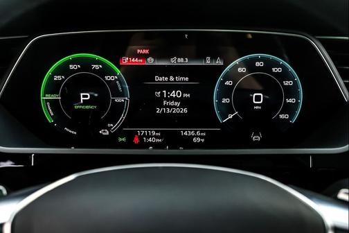 2024 Audi Q8 e-tron Premium Plus