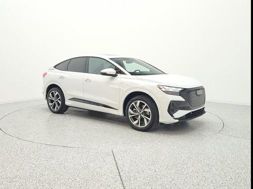 Glacier White Metallic 2023 Audi Q4 e-tron Sportback Prestige 50 quattro