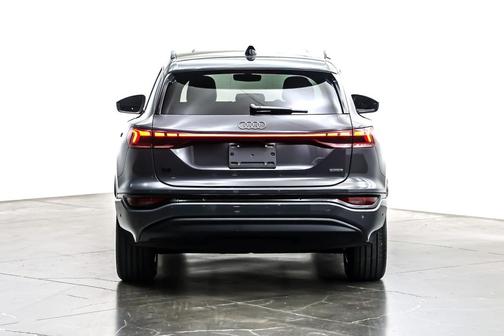 2025 Audi Q6 e-tron Premium Plus quattro