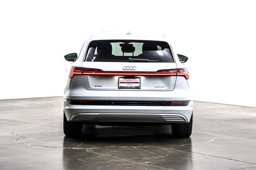 2023 Audi e-tron Premium Plus quattro