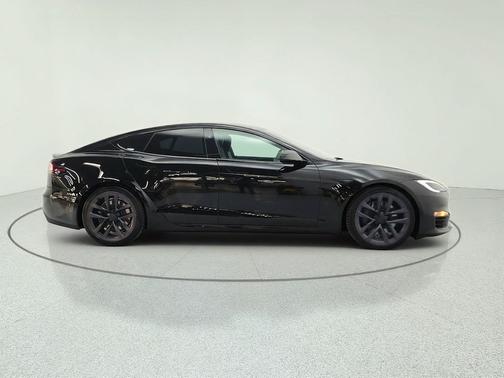 Solid Black 2022 Tesla Model S Plaid