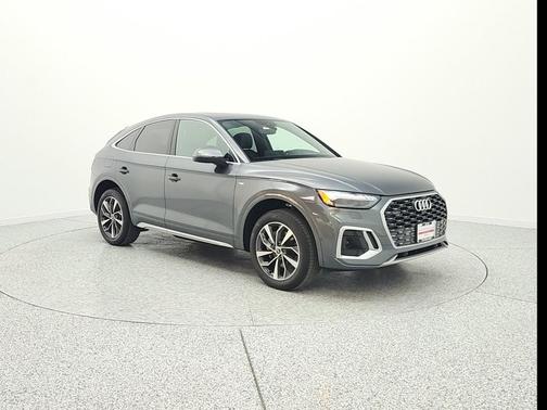 Daytona Gray Pearl Effect 2023 Audi Q5 45 S line Prestige