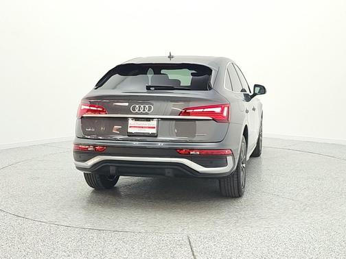 Daytona Gray Pearl Effect 2023 Audi Q5 45 S line Prestige