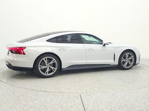 2023 Audi e-tron GT Premium Plus quattro