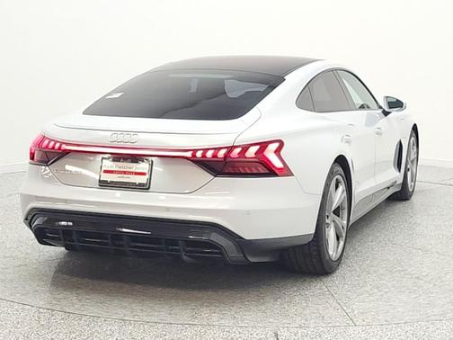 2023 Audi e-tron GT Premium Plus quattro