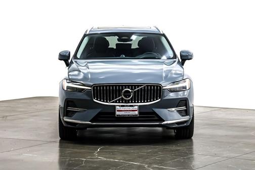 2022 Volvo XC60 Recharge Plug-In Hybrid T8 Inscription
