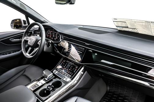2026 Audi Q7 45 Premium Plus