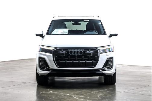 2026 Audi Q7 45 Premium Plus