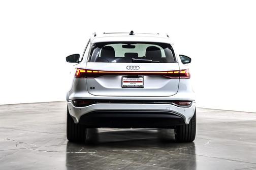 2025 Audi Q6 e-tron Premium Plus