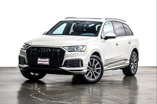 2023 Audi Q7 45 Premium Plus