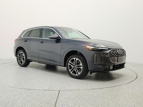 Tambora Gray Metallic 2026 Audi Q5 Premium Plus TFSI quattro S tronic