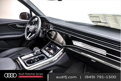 2025 Audi Q7 55 Premium Plus