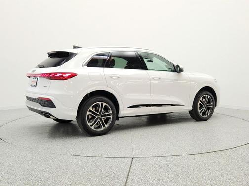 Arkona White 2026 Audi Q5 Premium Plus TFSI quattro S tronic