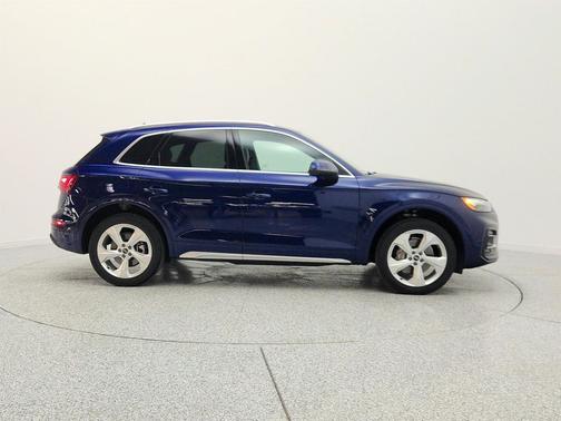 Navarra Blue Metallic 2021 Audi Q5 45 Premium Plus