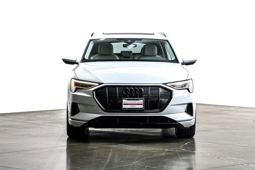 2022 Audi e-tron Premium