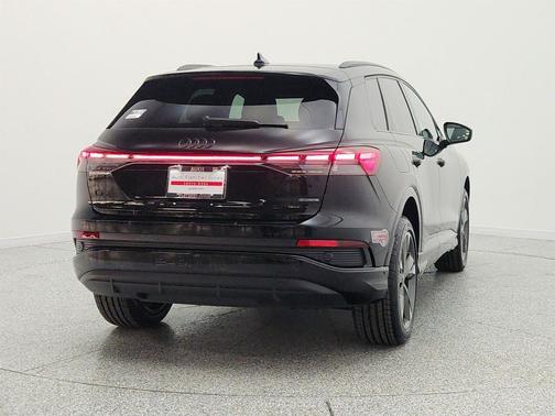 Mythos Black Metallic 2024 Audi Q4 e-tron Premium Plus 50 quattro