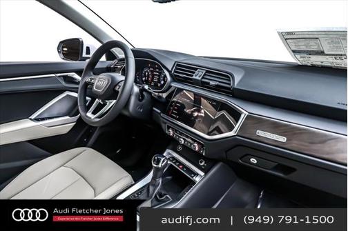 2025 Audi Q3 Premium 45 TFSI S line quattro Tiptronic