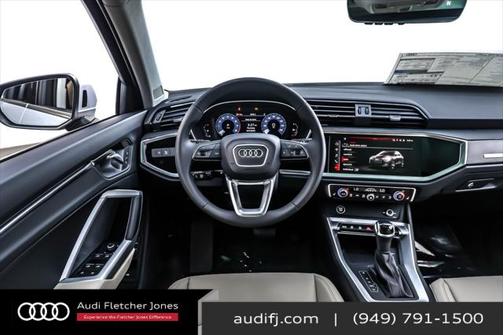 2025 Audi Q3 Premium 45 TFSI S line quattro Tiptronic