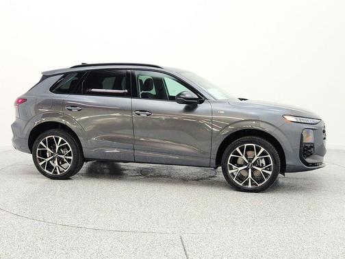 Daytona Gray Pearl Effect 2026 Audi Q3 TFSI quattro S tronic