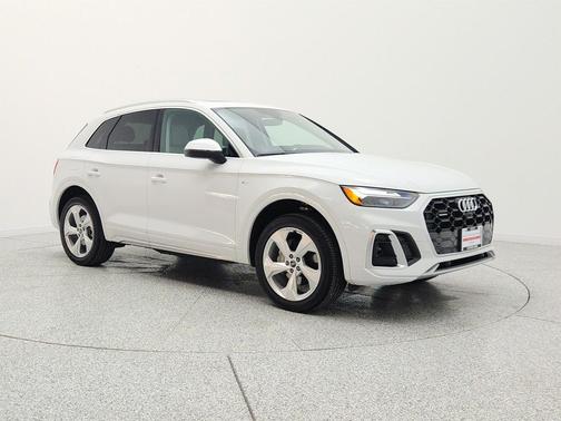 Glacier White Metallic 2025 Audi Q5 45 S line Premium Plus