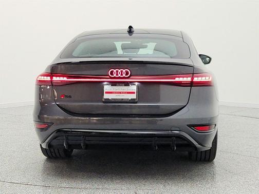 Daytona Gray Pearl Effect 2025 Audi S6 e-tron Premium Plus