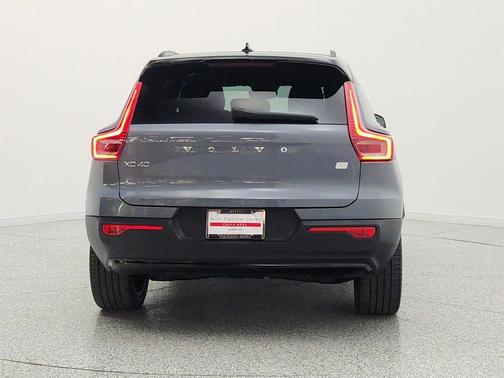 Silver Dawn Metallic 2023 Volvo XC40 Recharge Pure Electric Twin Plus