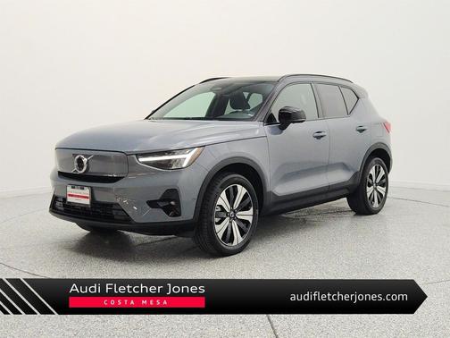 Silver Dawn Metallic 2023 Volvo XC40 Recharge Pure Electric Twin Plus