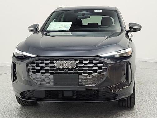Tambora Gray Metallic 2026 Audi Q5 Premium Plus TFSI quattro S tronic
