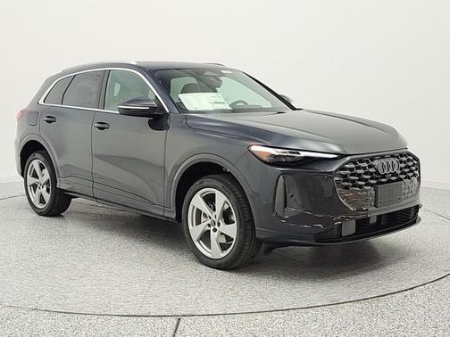 Tambora Gray Metallic 2026 Audi Q5 Premium Plus TFSI quattro S tronic