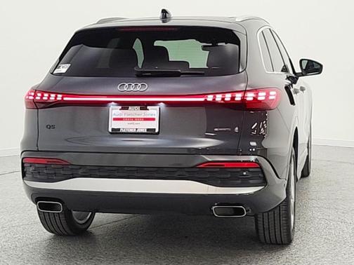 Tambora Gray Metallic 2026 Audi Q5 Premium Plus TFSI quattro S tronic
