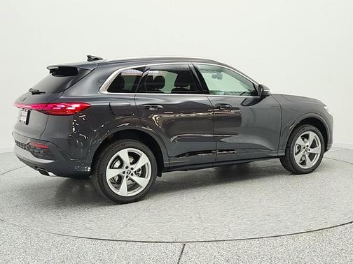 Tambora Gray Metallic 2026 Audi Q5 Premium Plus TFSI quattro S tronic