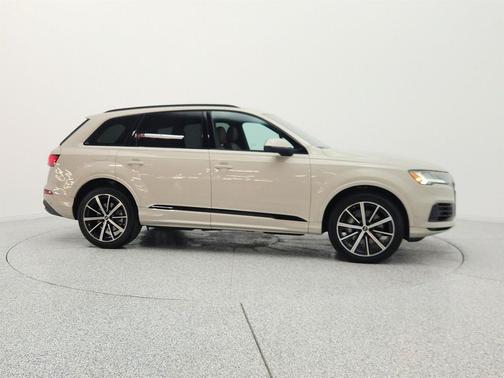 Vicuna Beige Metallic 2023 Audi Q7 55 Premium Plus