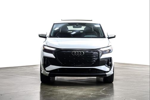 2024 Audi Q4 e-tron Premium Plus 50 quattro