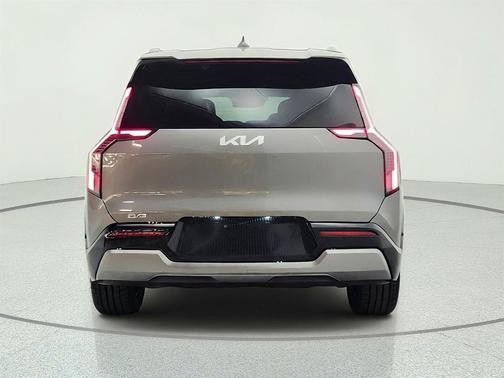 Pebble Gray 2024 Kia EV9 Land