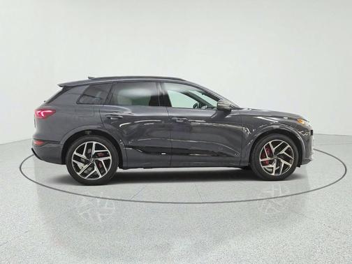 Magnet Gray 2027 Audi SQ6 e-tron Prestige quattro