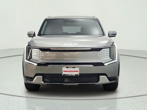 Pebble Gray 2024 Kia EV9 Land