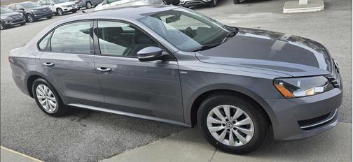 2014 Volkswagen Passat 1.8T S
